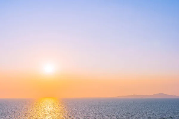 Schöner Sonnenuntergang Oder Sonnenaufgang Rund Meer Ozean Bucht Mit Wolken — Stockfoto