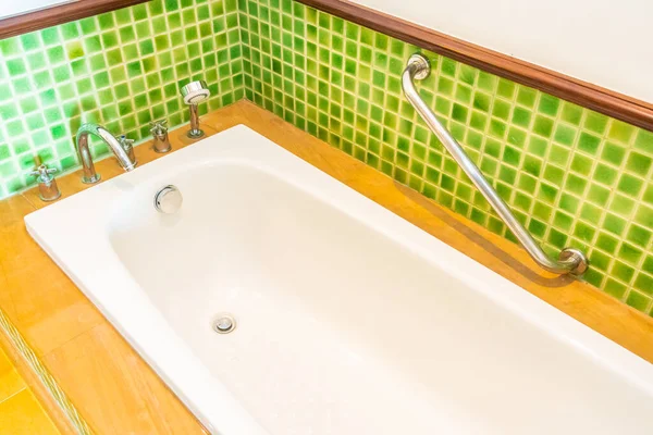 Bela Banheira Luxo Branco Vazio Decoração Interior Banheiro Banheiro — Fotografia de Stock