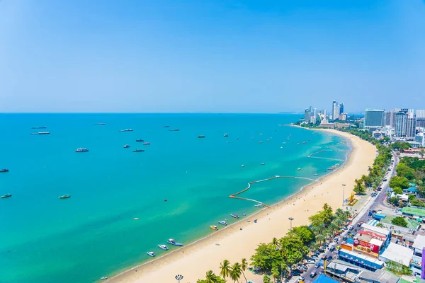 Bela Praia Tropical Mar Oceano Baía Torno Nuvem Branca Céu — Fotografia de Stock