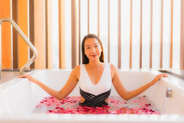 Portrait Beautiful Young Asian Woman Happy Smile Relex Bathtub Rose — Stock Photo, Image