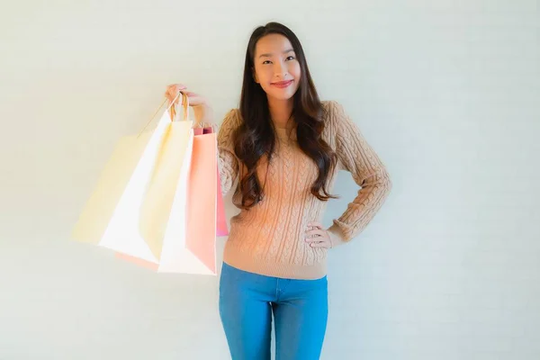 Retrato Hermosa Joven Asiático Mujeres Feliz Sonrisa Con Bolsa Compras —  Fotos de Stock