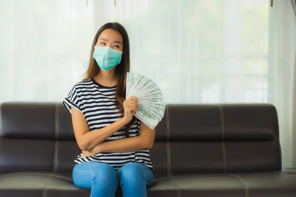 Portrait Beautiful Young Asian Woman Mask Sofa Show Money Cash — Stock Photo, Image