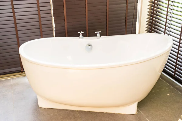 White Bathtub Jacuzzi Decoration Interior Bathroom — 스톡 사진