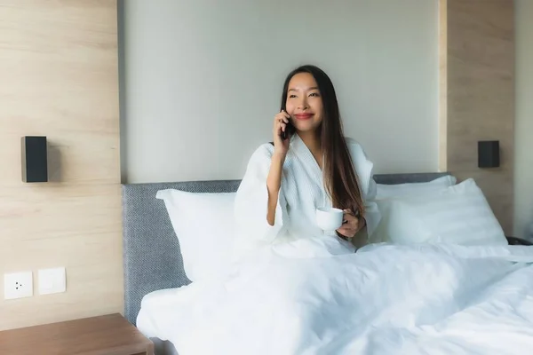 Porträt Schöne Junge Asiatische Frauen Glücklich Lächeln Mit Kaffee Und — Stockfoto