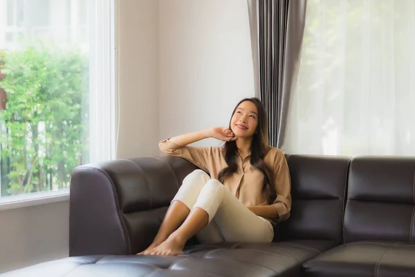 Porträt Schöne Junge Asiatische Frau Glücklich Lächeln Entspannen Auf Dem — Stockfoto
