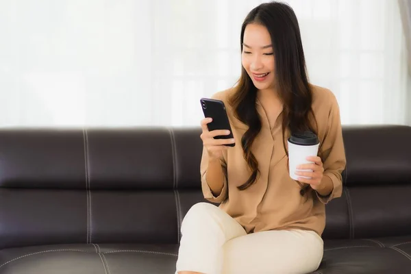 Portrait Beautiful Young Asian Woman Use Mobile Smartphone Cellphone Coffee — Stock Photo, Image