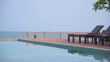 Güzel dalgalı denizin sakin görüntüleri.