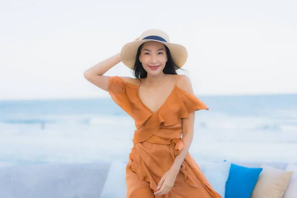 Retrato Bonito Jovem Asiático Mulher Feliz Sorriso Redor Mar Oceano — Fotografia de Stock