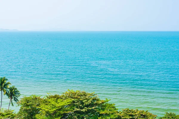 Bela Natureza Tropical Praia Mar Oceano Baía Torno Coqueiro Palmeira — Fotografia de Stock