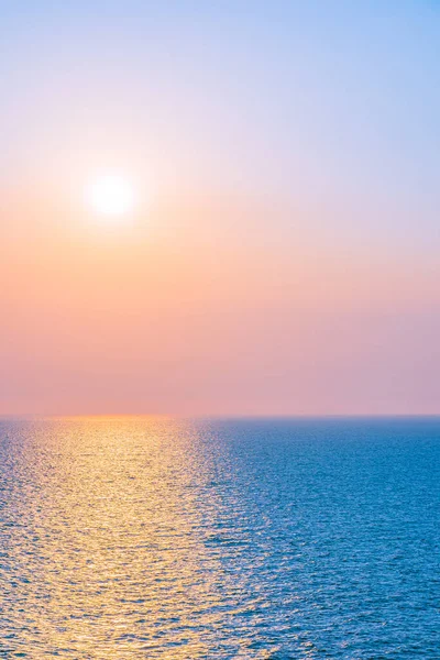 Krásný Západ Slunce Nebo Východ Slunce Kolem Mořského Oceánu Zálivu — Stock fotografie
