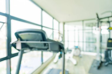 Jimnastik için iç taraftaki spor salonunda soyut bulanık fitness ekipmanı