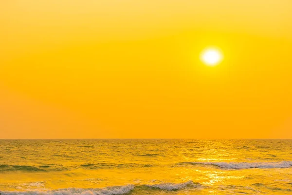 Vacker Tropisk Natur Havsstrand Havet Vid Solnedgång Eller Soluppgång Tid — Stockfoto