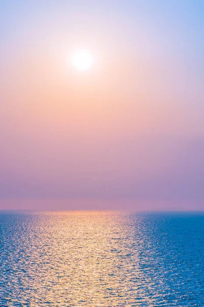 Schöner Sonnenuntergang Oder Sonnenaufgang Rund Meer Ozean Bucht Mit Wolken — Stockfoto