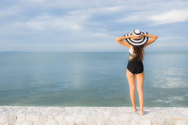 Portret Mooie Jonge Aziatische Vrouwen Ontspannen Glimlach Gelukkig Rond Zee — Stockfoto