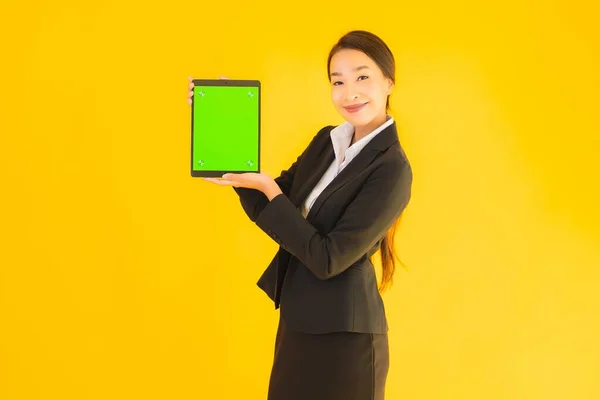Porträt Schöne Junge Asiatische Frau Glücklich Lächeln Mit Smart Tablets — Stockfoto