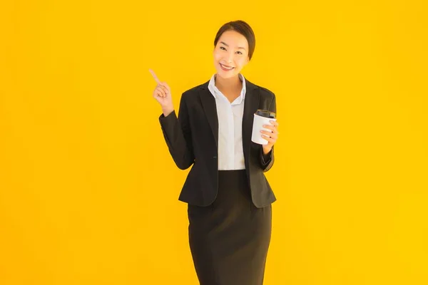 Porträtt Vackra Unga Företag Asiatisk Kvinna Med Smart Mobiltelefon Och — Stockfoto