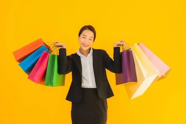 Retrato Hermosa Joven Negocio Asiático Mujer Con Bolsa Compras Centro — Foto de Stock