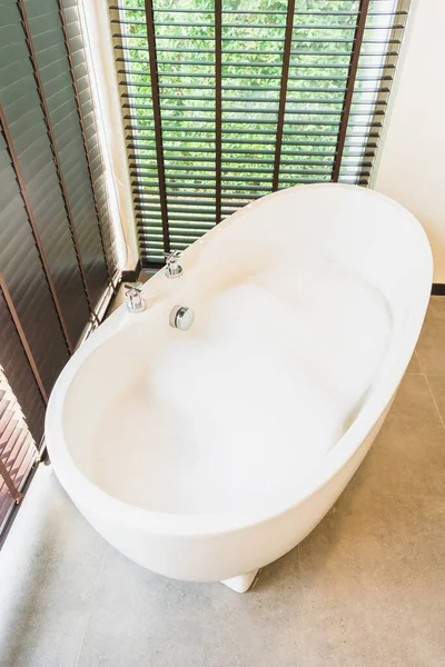 Beautiful Luxury White Bathtub Decoration Interior Bathroom Spa — Stock Photo, Image