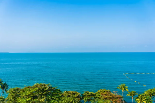 Beautiful Tropical Nature Beach Sea Ocean Bay Coconut Palm Tree — Stock Photo, Image