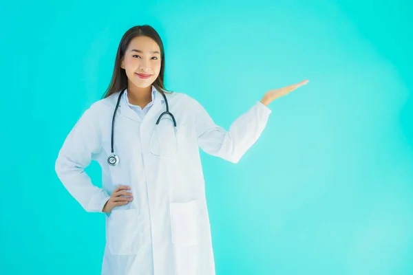 Retrato Hermosa Joven Asiática Médico Mujer Con Estetoscopio Para Uso — Foto de Stock