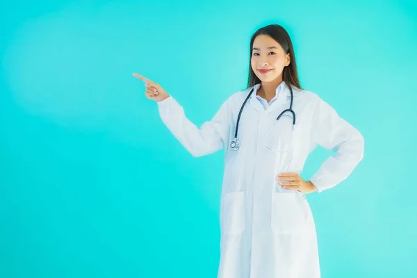 Retrato Hermosa Joven Asiática Médico Mujer Con Estetoscopio Para Uso — Foto de Stock