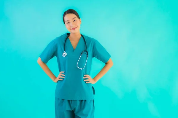 Porträtt Vacker Ung Asiatisk Läkare Kvinna Glad Leende För Arbete — Stockfoto