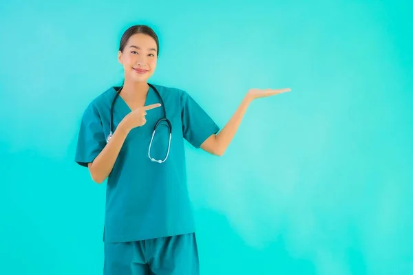 Ritratto Bella Giovane Medico Asiatico Donna Felice Sorriso Lavoro Ospedale — Foto Stock