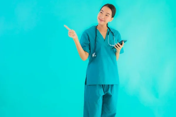 Portrait Beautiful Young Asian Doctor Woman Show Smart Mobile Phone — Stock Photo, Image