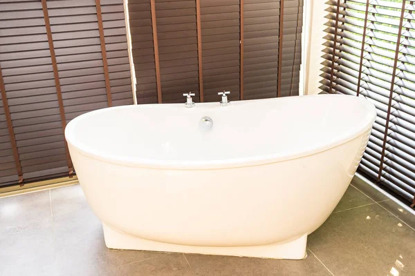 White Bathtub Jacuzzi Decoration Interior Bathroom — 스톡 사진