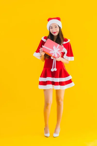 Retrato Bonito Jovem Asiático Natal Roupas Chapéu Sorriso Feliz Com — Fotografia de Stock