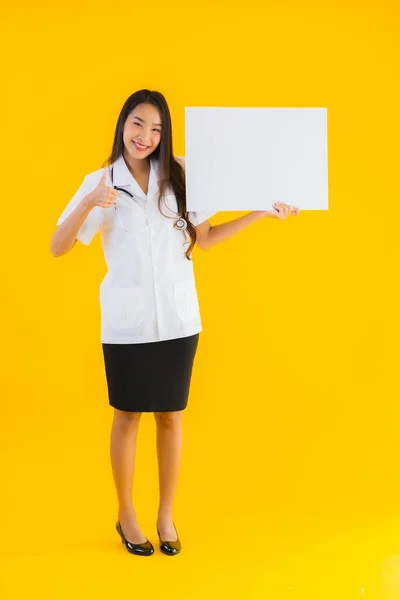 Portrait Beautiful Young Asian Doctor Woman Empty White Board Yellow — Stock Photo, Image