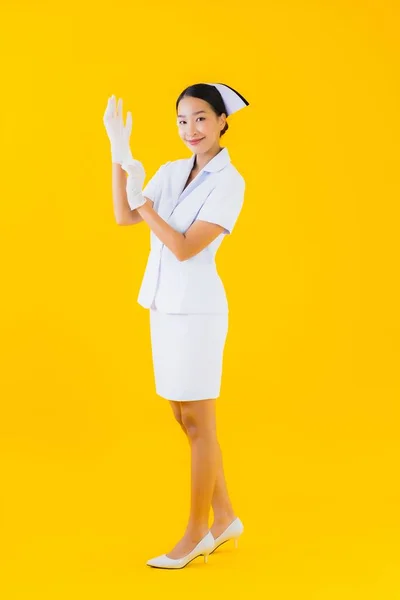 Portret Mooi Jong Aziatisch Vrouw Thai Verpleegster Dragen Handschoen Geel — Stockfoto