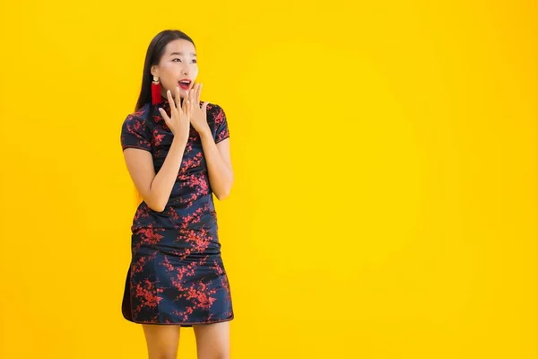 Портрет Красивая Молодая Азиатская Женщина Носить Китайское Платье Действием Китайской — стоковое фото