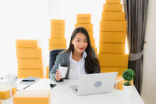 Portrait Beautiful Young Asian Business Woman Work Home Laptop Mobile — Stock Photo, Image