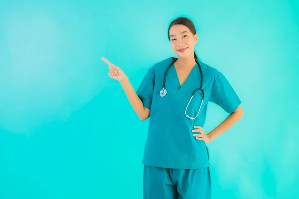 Ritratto Bella Giovane Medico Asiatico Donna Felice Sorriso Lavoro Ospedale — Foto Stock