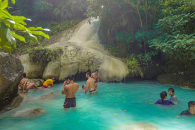 Kanchanaburi / Tayland - 21 Kasım 2016: Erivan Ulusal Parkı Kanchanaburi, Tayland Doğa Seyahati