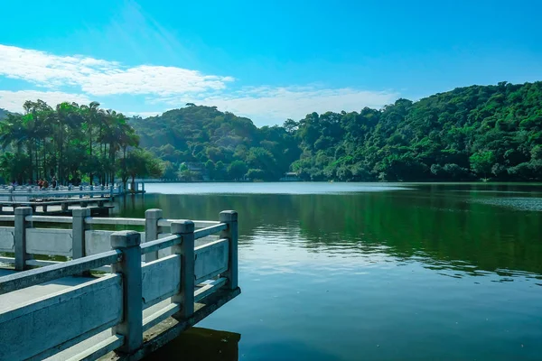 Xiqiao Dağı foshan şehrinin tepesindeki Çin Gölü.