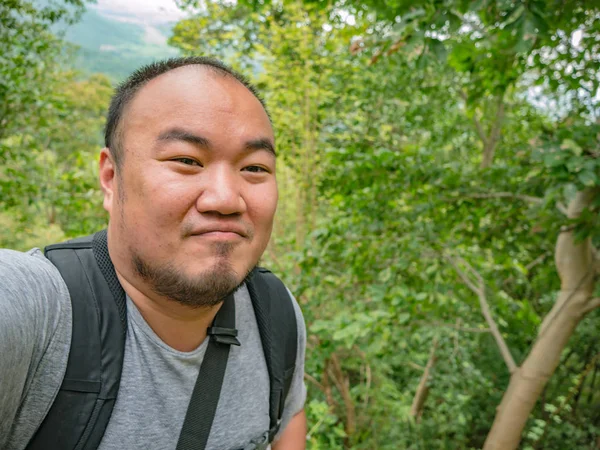 Portrétní Fotografie Asijského Turistického Výletu Vrchol Hory Khao Luang Národním — Stock fotografie