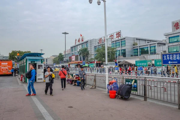 Guangzhou Kina November 2015 Obekant Kinesiska Eller Turist Promenader Framför — Stockfoto