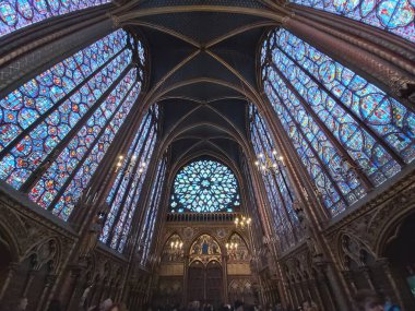 Paris 'teki Saint-Chapelle' de Lekeli Cam