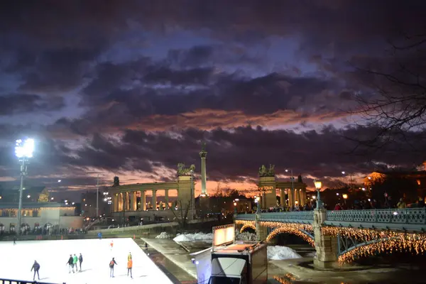 Unglaublich Blauer Und Lila Himmel Bei Sonnenuntergang Budapest — Stockfoto