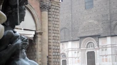 Bolonya 'daki Neptün Çeşmesi, heykeltıraş Jambolon tarafından yaratıldı.
