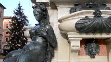 Bolonya 'daki Neptün Çeşmesi, heykeltıraş Jambolon tarafından yaratıldı.