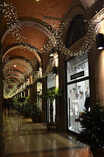 Γύρω Στο Δεκέμβριο 2019 Μπολόνια Ιταλία Μπολόνια Δρόμους Της Πόλης — Φωτογραφία Αρχείου