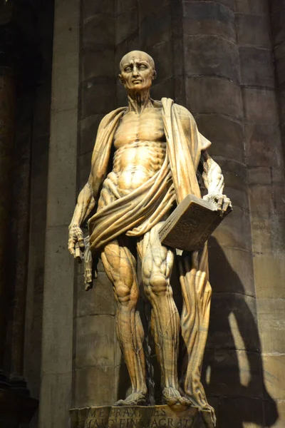 Milan Katedrali, Duomo di Milano iç mimarisi
