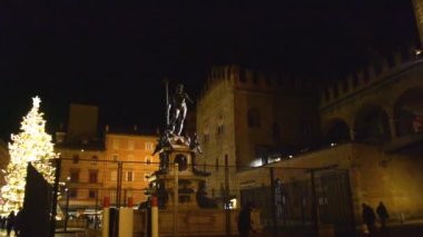 Bolonya 'daki Neptün Çeşmesi, heykeltıraş Jambolon tarafından yaratıldı.