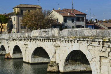 İtalyan kenti Rimini 'deki Tiberius Köprüsü M.S. 20 yılında kuruldu.