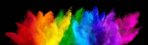 彩色彩虹全彩彩绘粉末爆炸孤立在黑暗的黑色宽全景背景 和平集会美丽的政党概念 — 图库照片