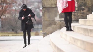 Indie film yapımcısı modeli ile çalışma