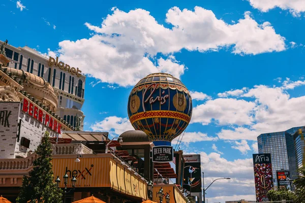 LAS VEGAS - 08 DE MAYO: Vista de la tira el 08 DE MAYO de 2019 en Las Vegas. La zona principal de Las Vegas es un tramo de 6,8 km (4,2 millas) del bulevar Las Vegas en el condado de Clark, Nevada. . — Foto de Stock